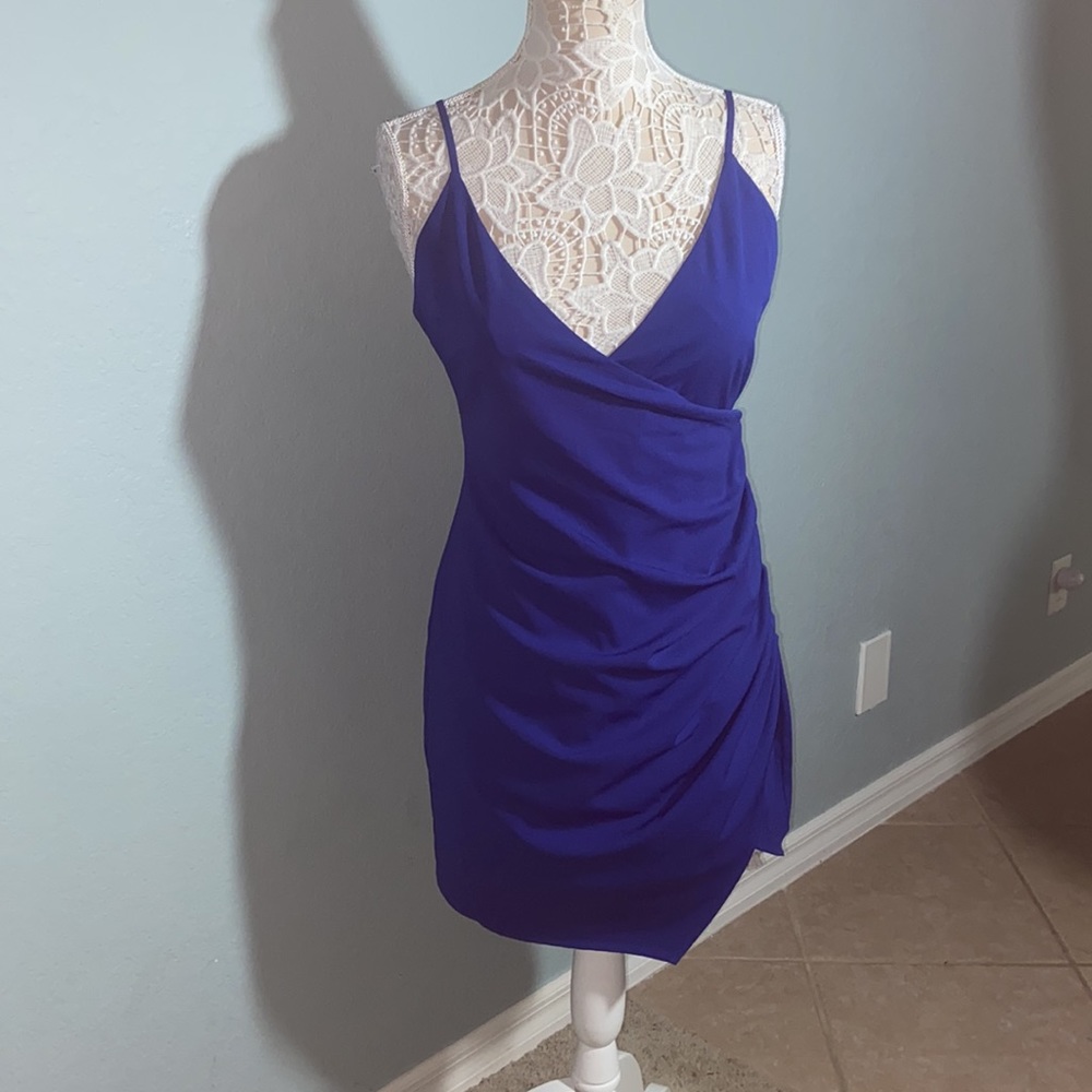 Like new Lovers and Friends Yara Dress - Picture 9 of 13